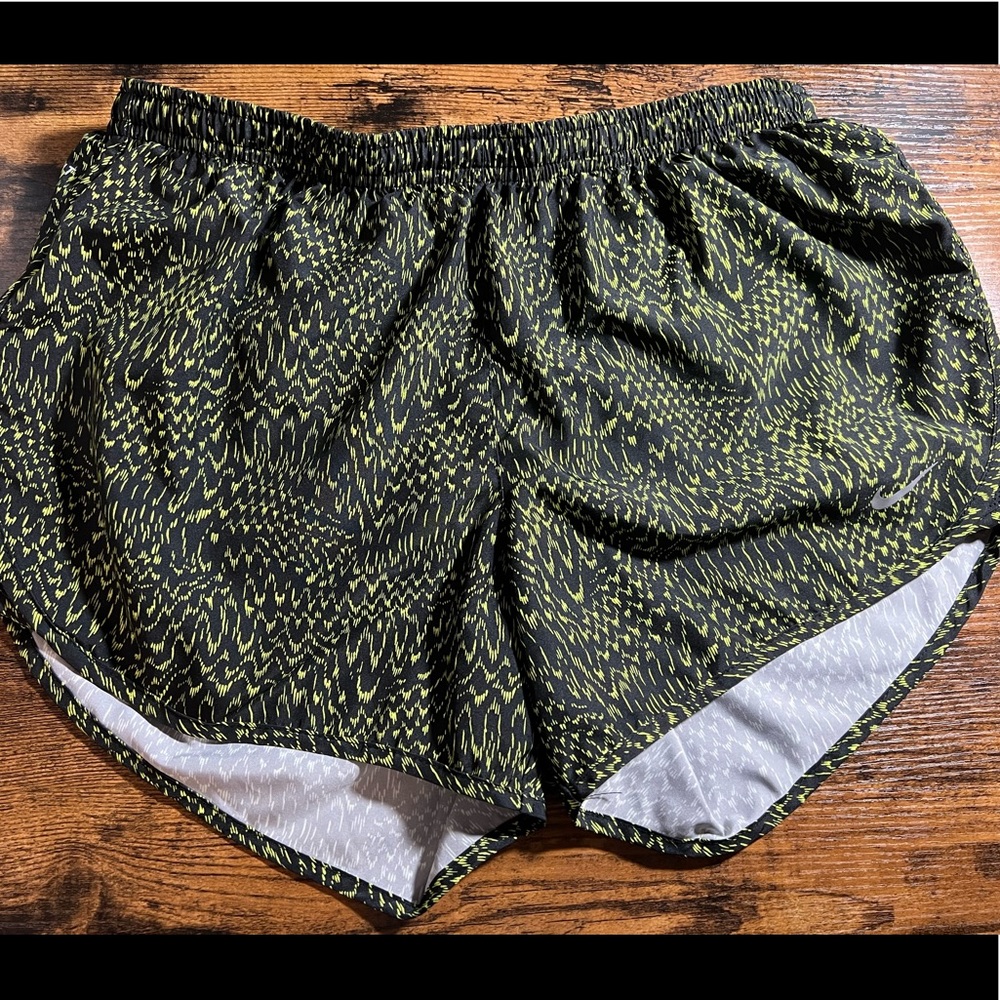 Nike Dri-Fit Women’s Shorts Size Medium Black with Neon Yellow Zigzag Pattern
